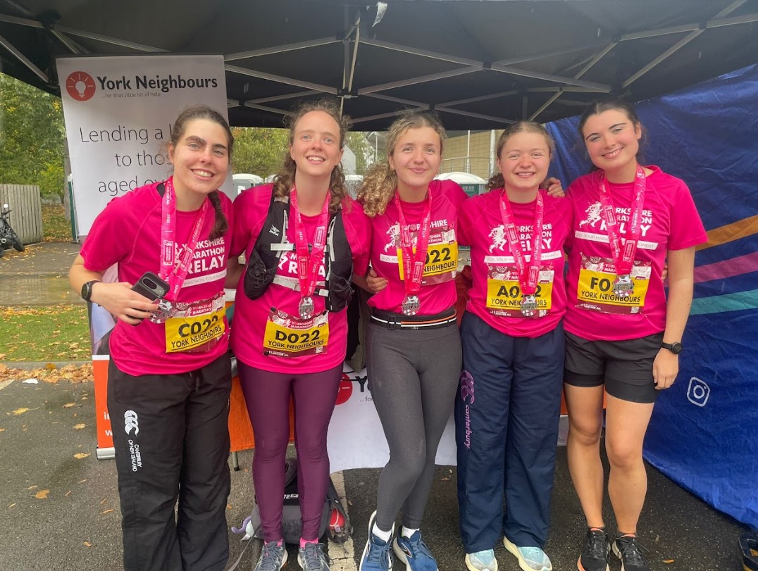 pink charity runners