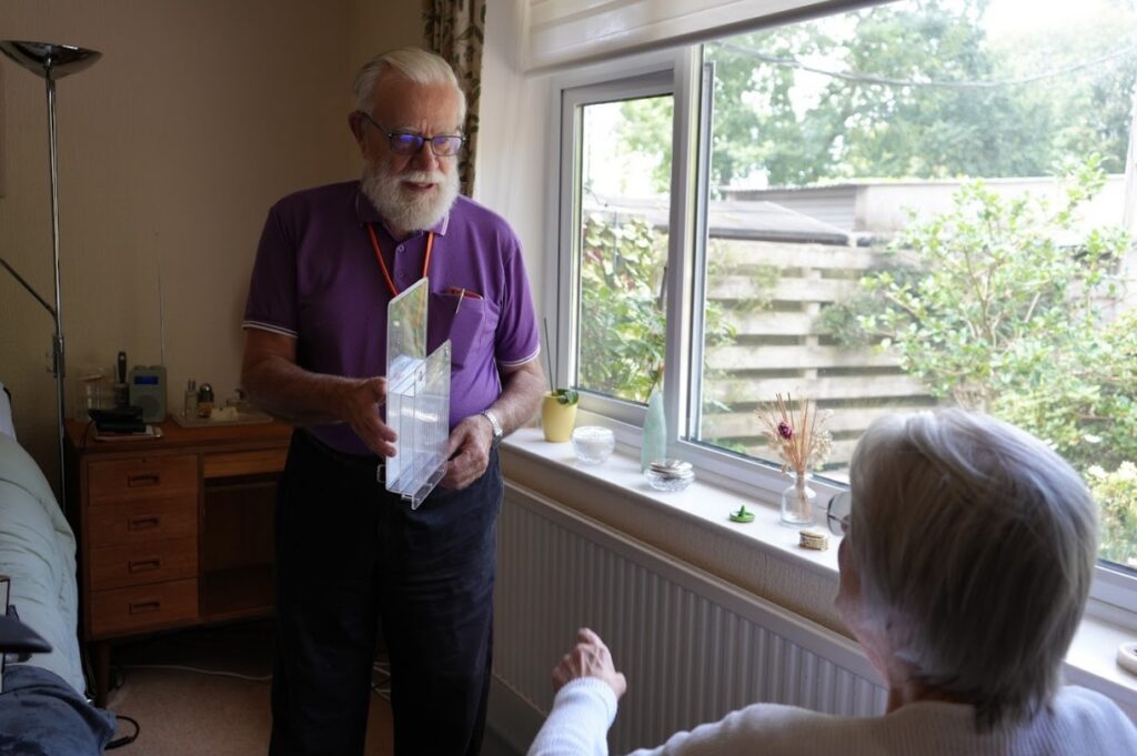 York Neighbour's volunteer providing assistance.